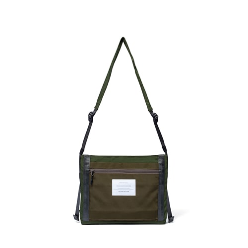 スポーティーなショルダーバッグ