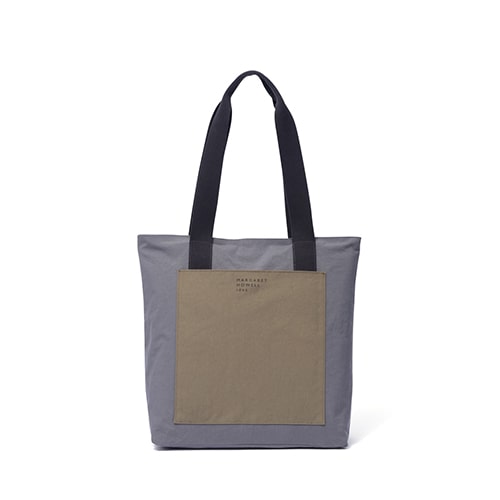 カジュアルなトートバッグ