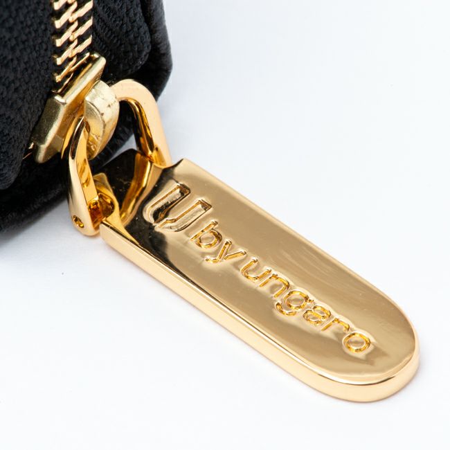  U by ungaro ソフィア ラウンドファスナー長財布 ブラック