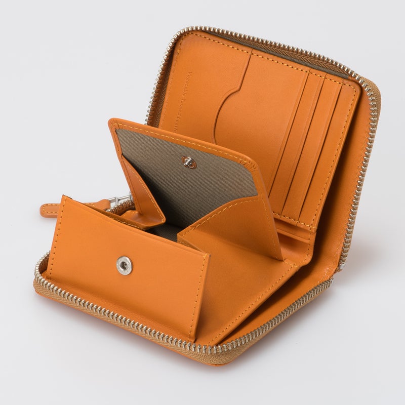 MARGARET HOWELL idea ナチュラルタンニング ラウンドファスナー縦型折り財布 マスタード