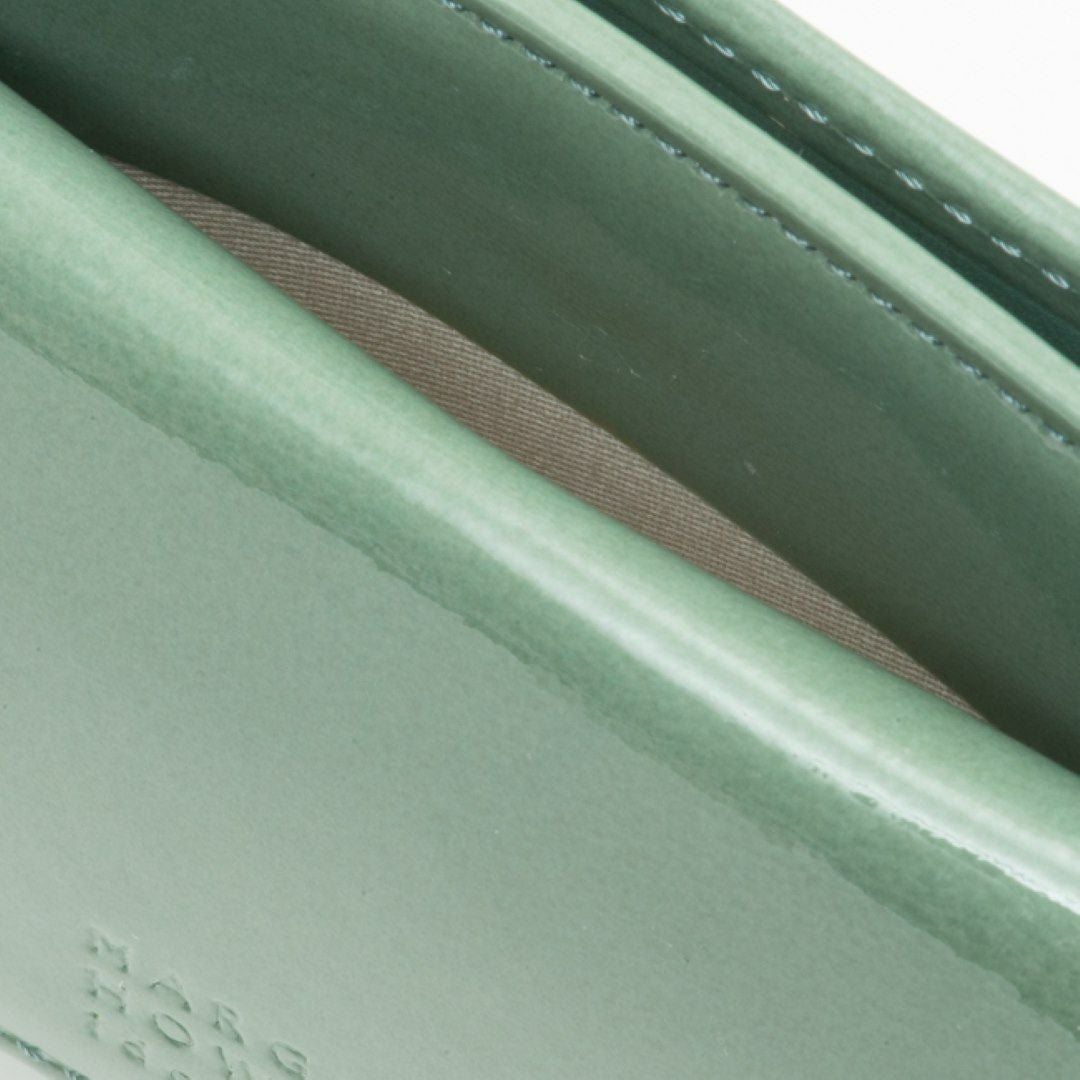 MARGARET HOWELL idea ホーサ 二つ折りBOX財布 商品｜THE BAGMANIA