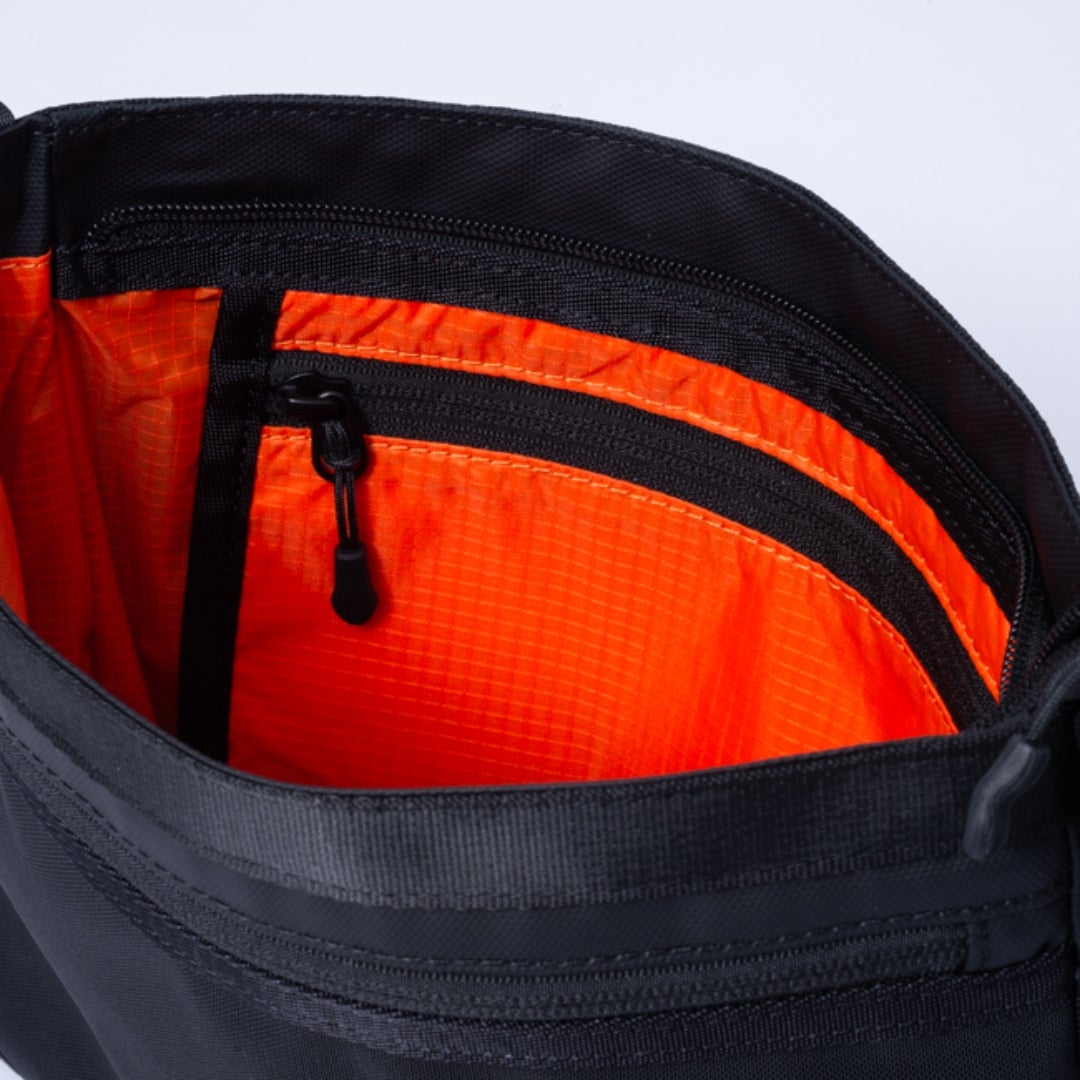 BEAMS DESIGNE LASTIC MESH ショルダーバッグ【BMMH0BS1】 ブラック
