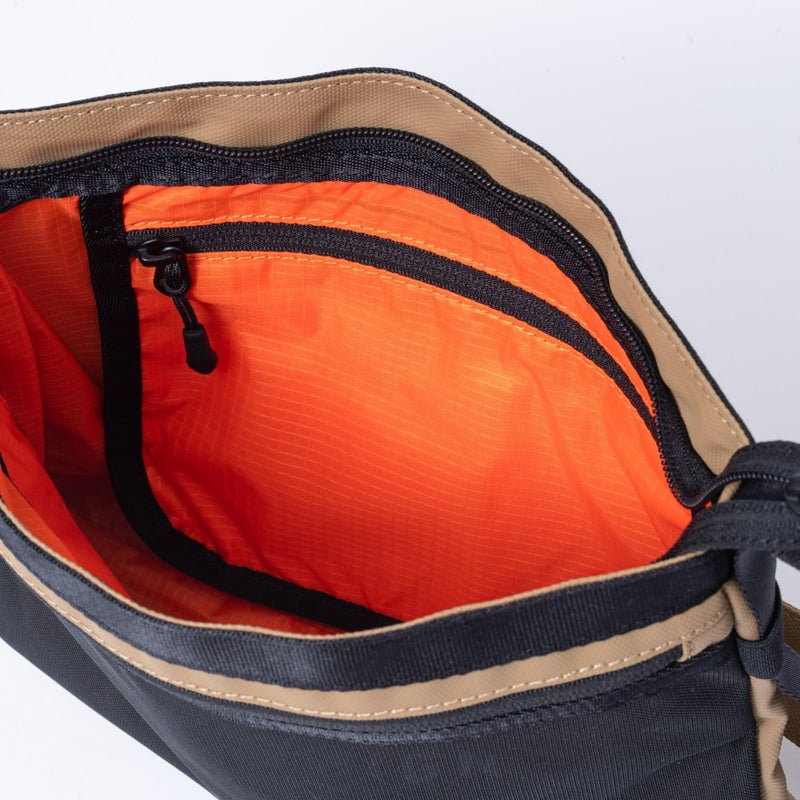 BEAMS DESIGNE LASTIC MESH ショルダーバッグ【BMMH0BS1】 サンドベージュ