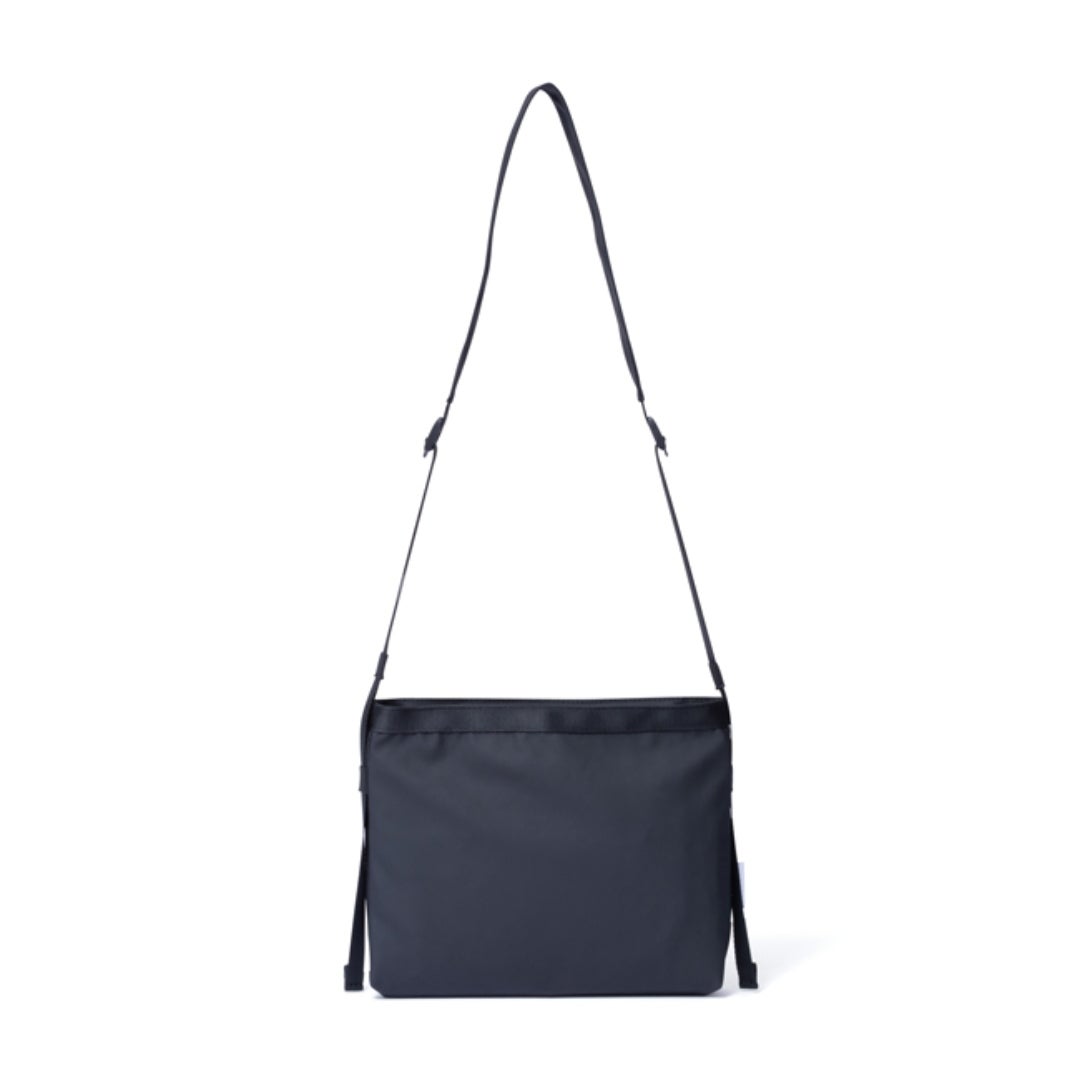 BEAMS DESIGNE LASTIC MESH ショルダーバッグ【BMMH0BS1】 ブラック