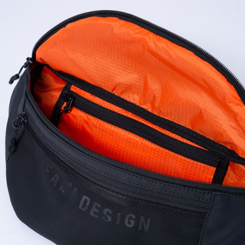 BEAMS DESIGN ELASTIC MESH ボディバッグ【BMMH0BS2】 ブラック