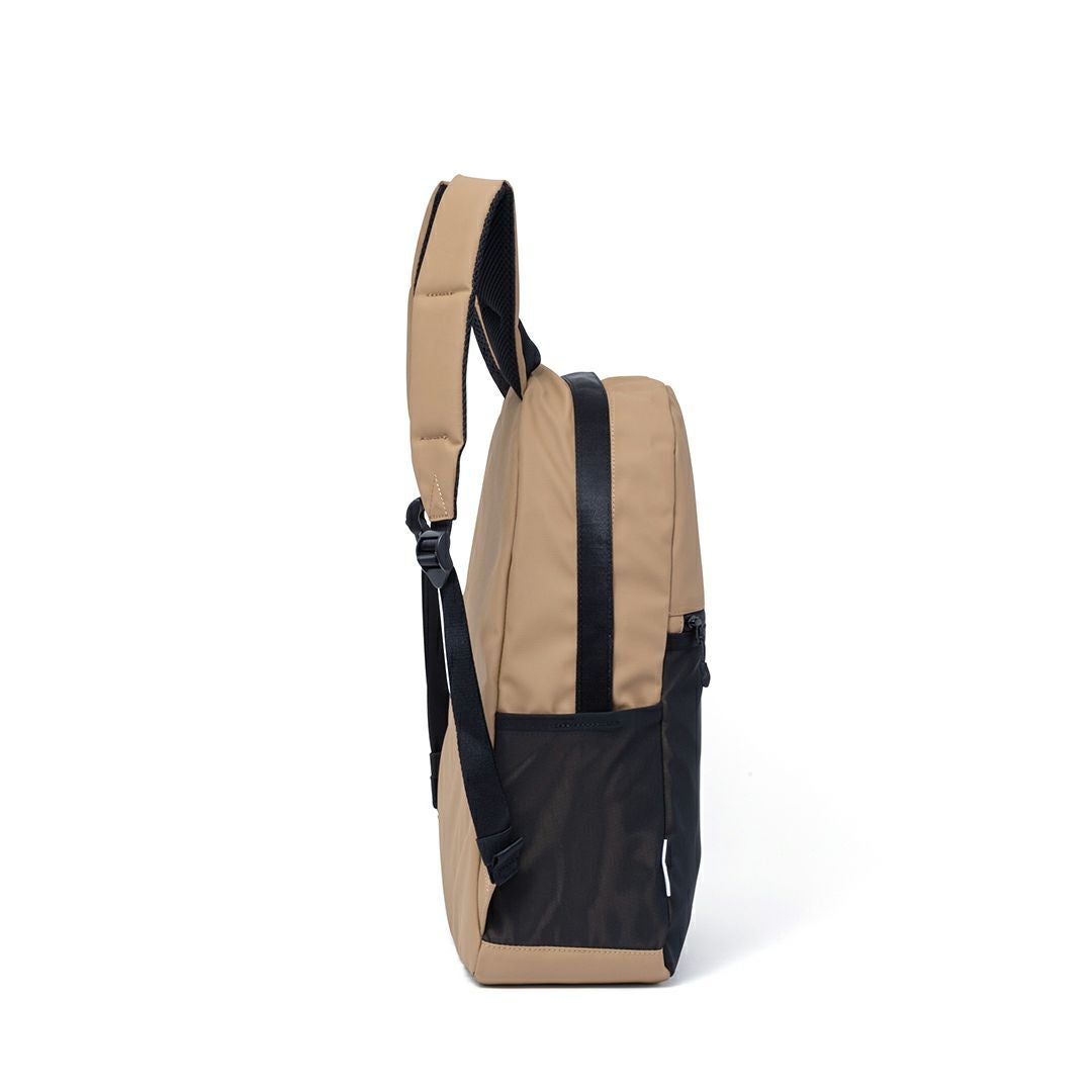 BEAMS DESIGN ELASTIC MESH バックパック 商品｜THE BAGMANIA
