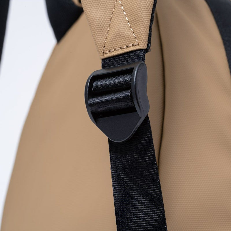 BEAMS DESIGN ELASTIC MESH バックパック【BMMH0BR1】 サンドベージュ