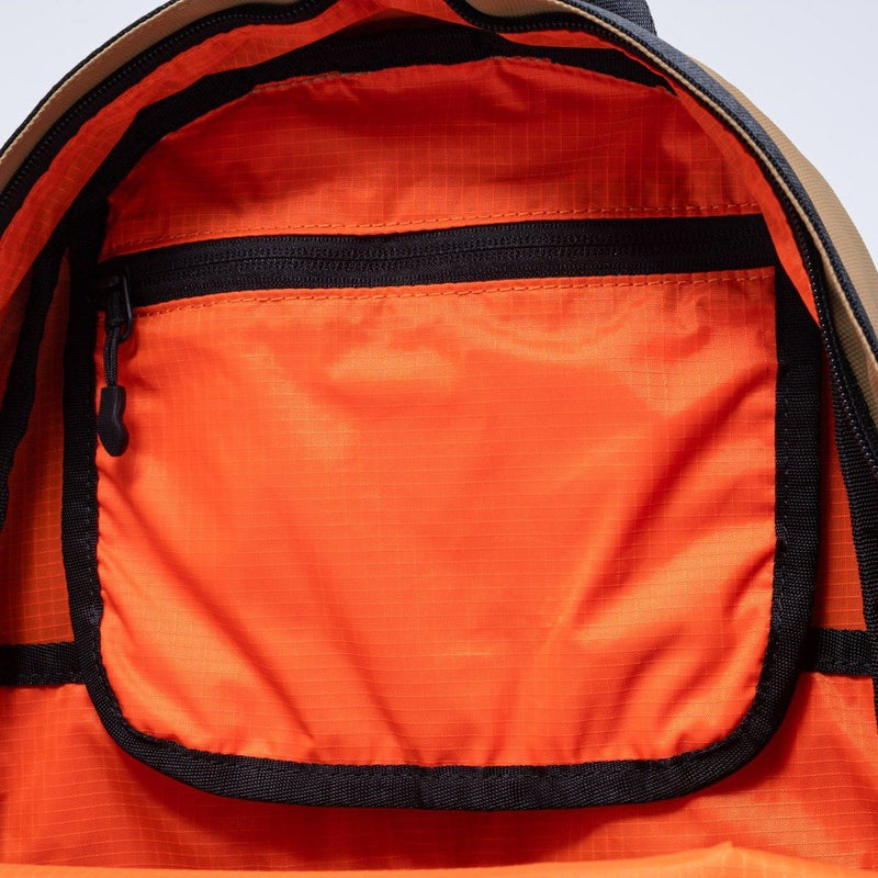 BEAMS DESIGN ELASTIC MESH バックパック【BMMH0BR1】 サンドベージュ