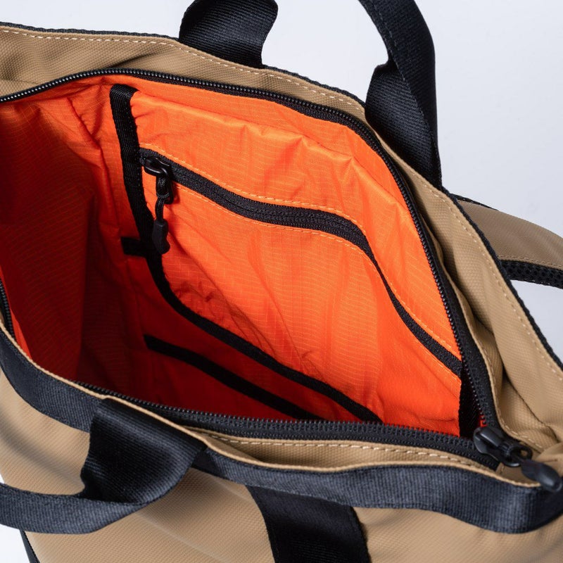 BEAMS DESIGN ELASTIC MESH 2WAYバックパック【BMMH0BR2】 サンドベージュ