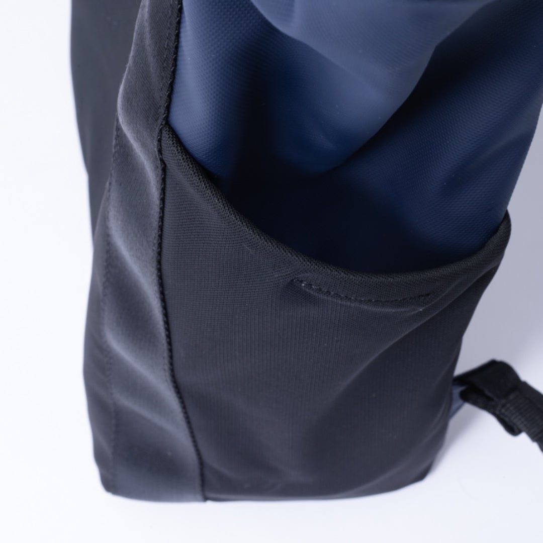 BEAMS DESIGNE LASTIC MESH 2WAYバックパック【BMMH0BR2】 ネイビー