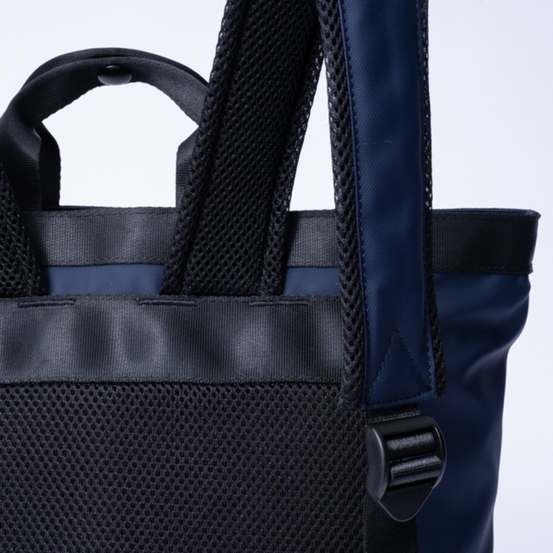 BEAMS DESIGNE LASTIC MESH 2WAYバックパック【BMMH0BR2】 ネイビー