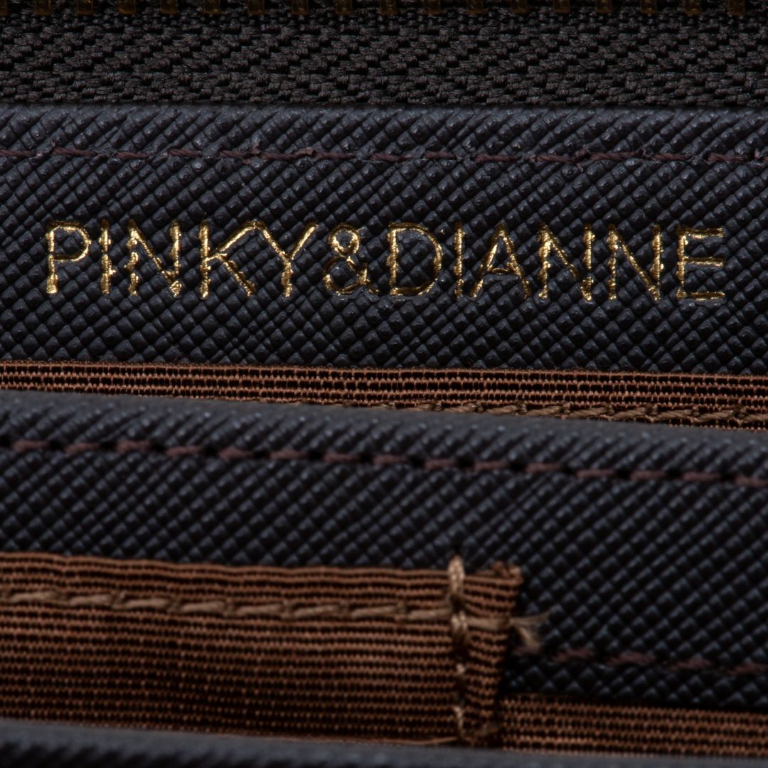 PINKY&DIANNE パドロック ラウンドファスナー長財布 商品｜THE BAGMANIA