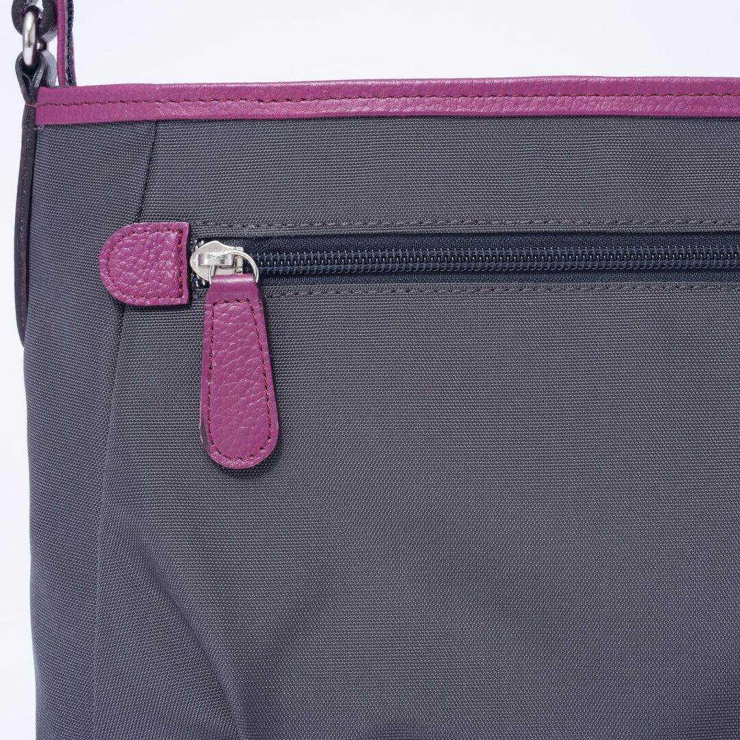 U by ungaro プリューム ショルダー 商品｜THE BAGMANIA