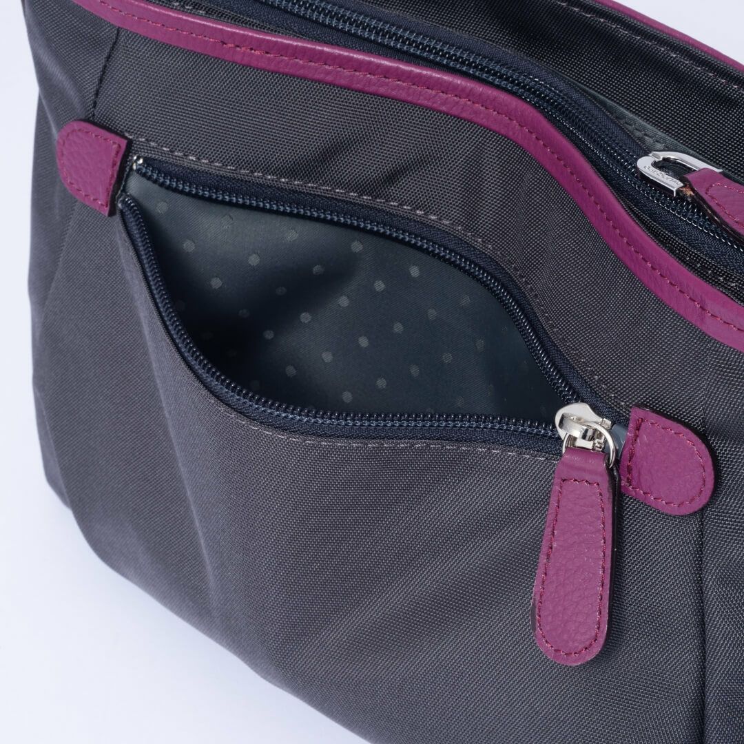 U by ungaro プリューム ショルダー 商品｜THE BAGMANIA