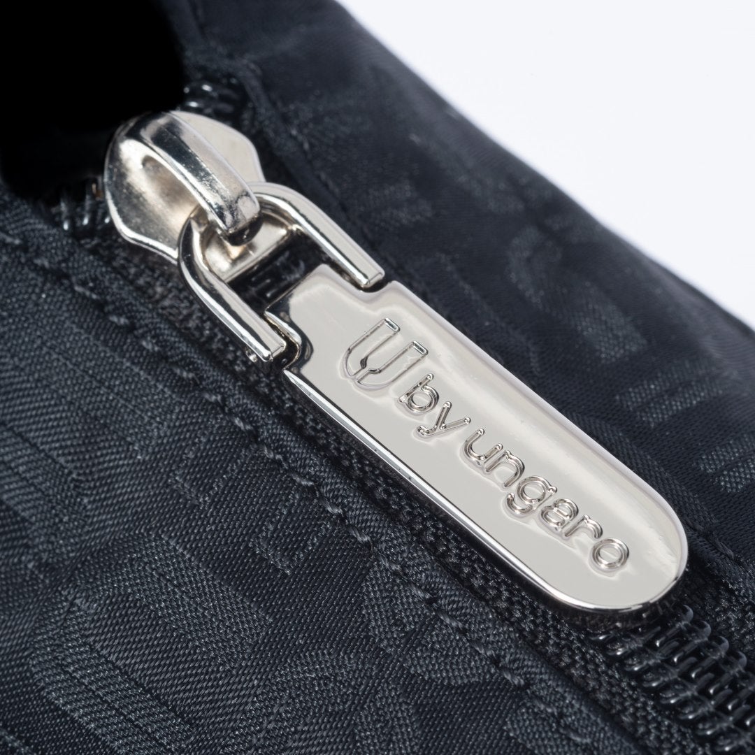 U by ungaro フランシーヌ ポシェット ブラック×ブラック