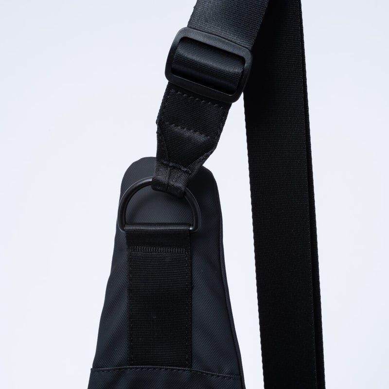 BEAMS DESIGNE LASTIC MESH ボディバッグ【BMMH0BS4】 ブラック
