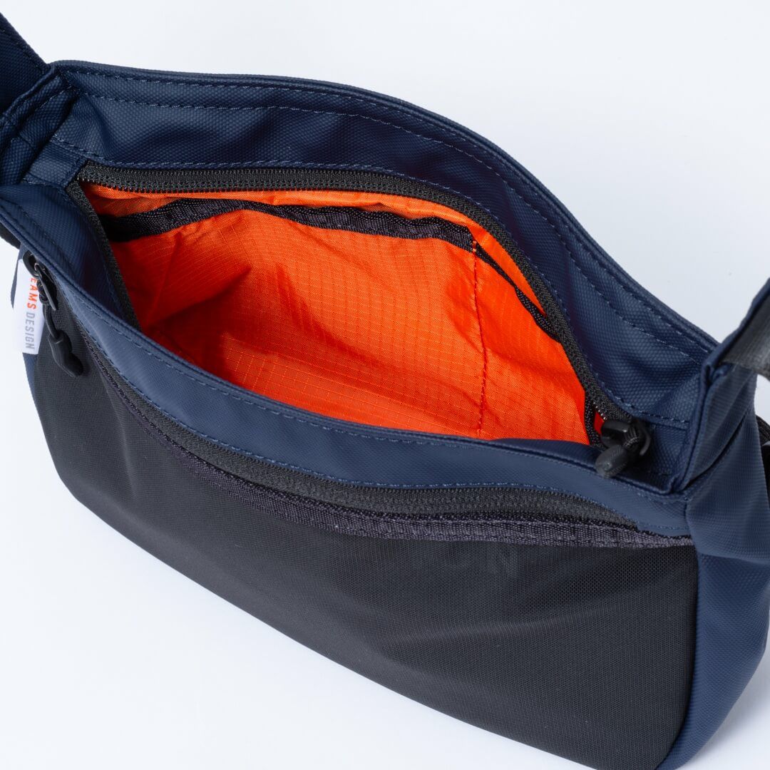 BEAMS DESIGN ELASTIC MESH ショルダーバッグ【BMMH0BS5】 ネイビー