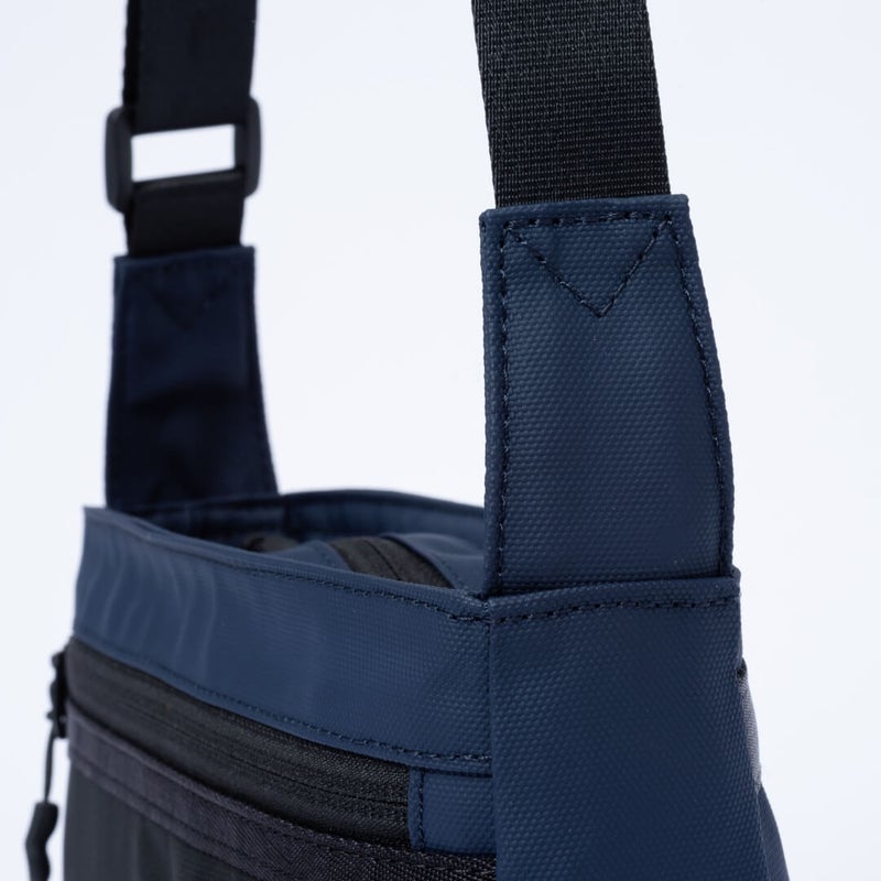 BEAMS DESIGNE LASTIC MESH ショルダーバッグ【BMMH0BS5】 ネイビー