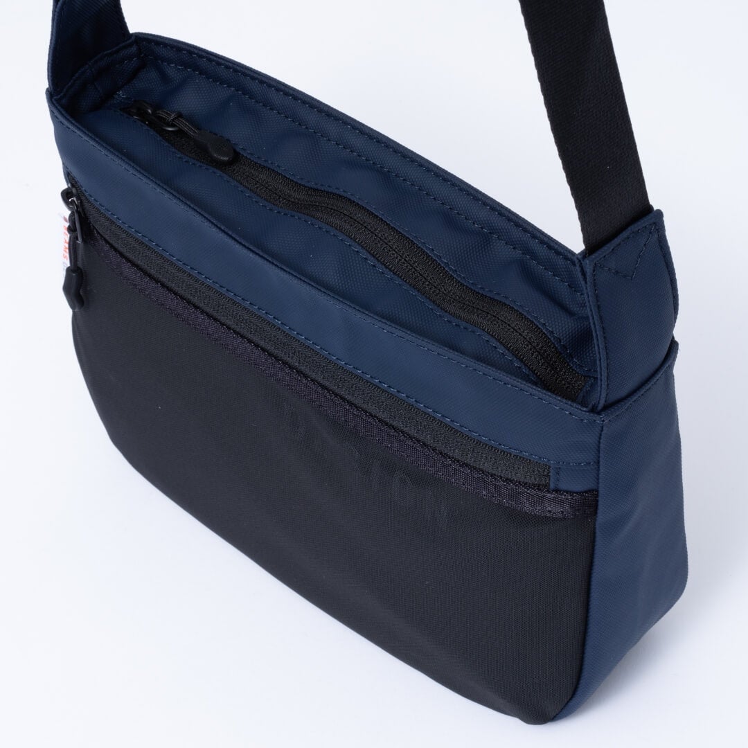 BEAMS DESIGNE LASTIC MESH ショルダーバッグ【BMMH0BS5】 ネイビー