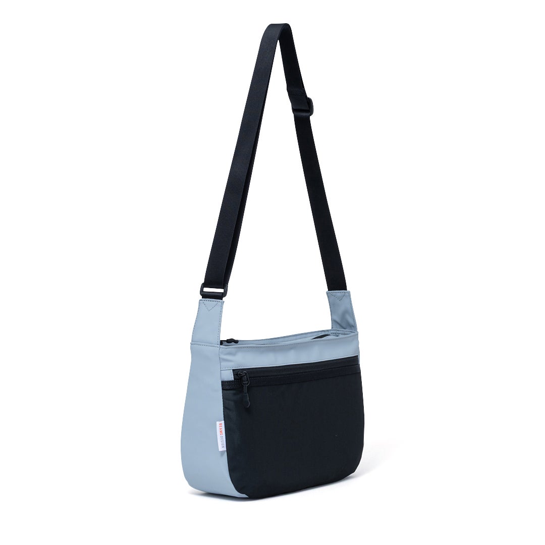 BEAMS DESIGNE LASTIC MESH ショルダーバッグ【BMMH0BS6】 ライトグレー