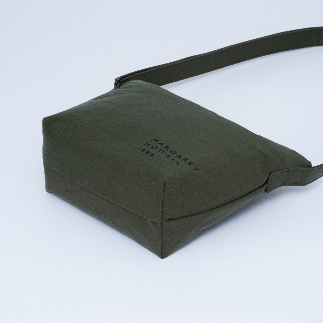 MARGARET HOWELL idea ケルプ ショルダーバッグ(B) 商品｜THE BAGMANIA