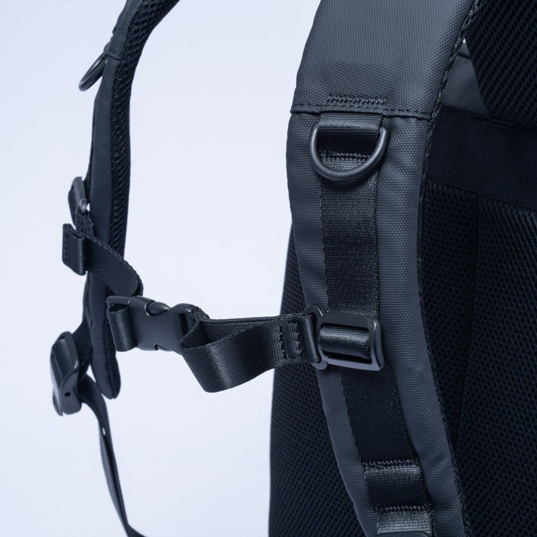 BEAMS DESIGN ELASTIC MESH バックパック【BMMH0BR6】 ブラック