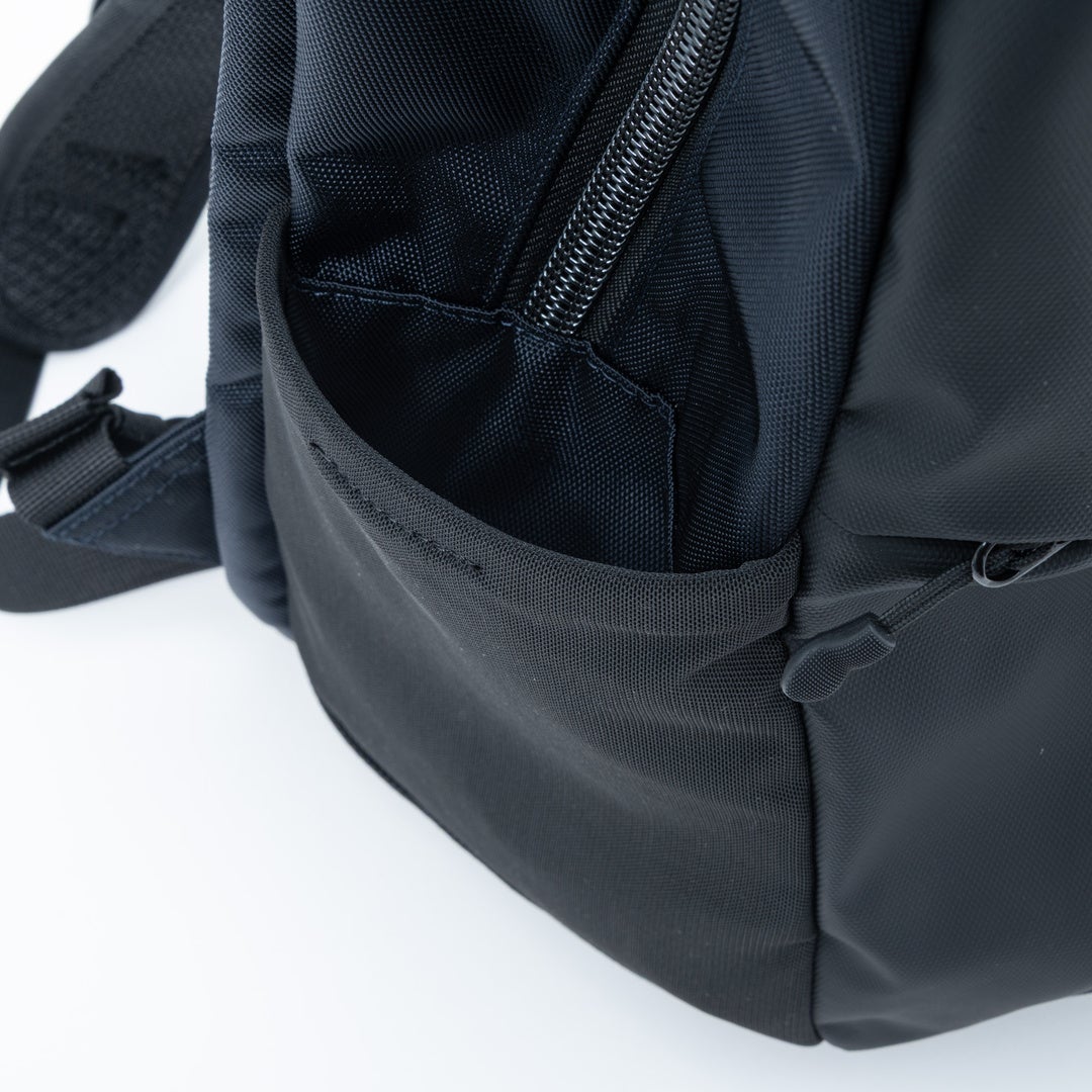 BEAMS DESIGN ABILITY バックパック(M)【BMMH4CR2】 ネイビー
