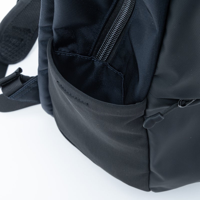 BEAMS DESIGN ABILITY バックパック(M)【BMMH4CR2】 ネイビー