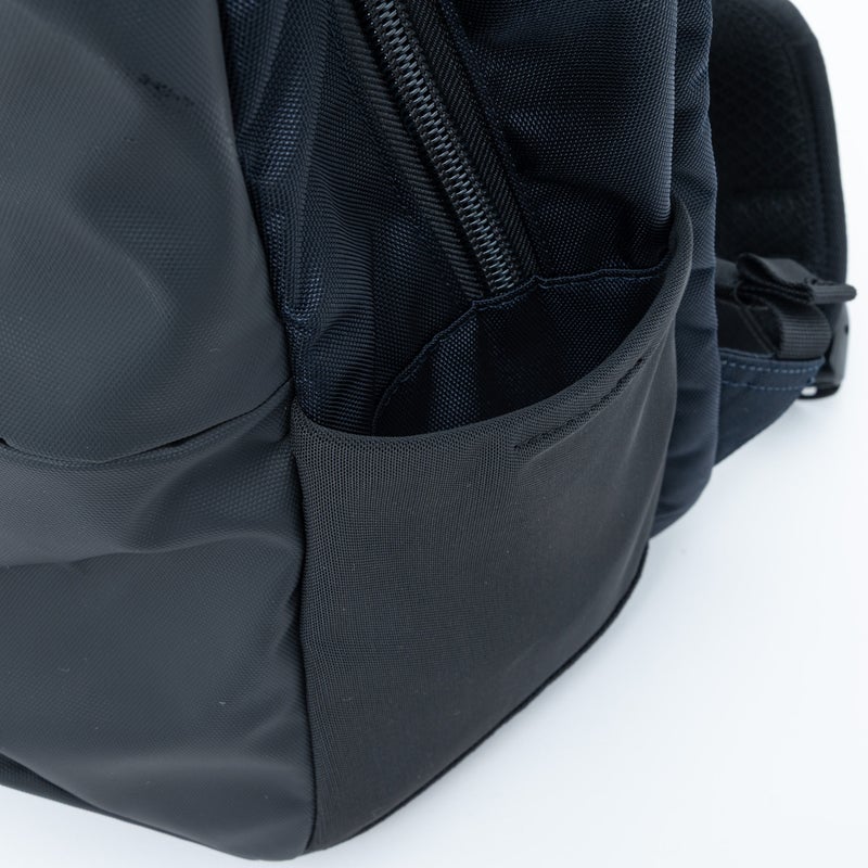 BEAMS DESIGN ABILITY バックパック(M)【BMMH4CR2】 ネイビー