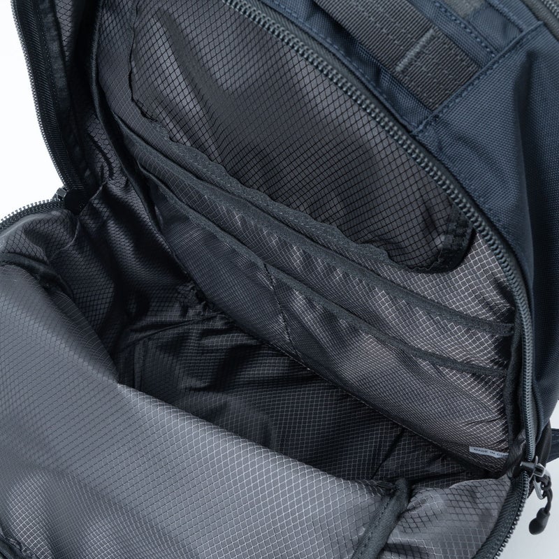 BEAMS DESIGN ABILITY バックパック(M)【BMMH4CR2】 ネイビー