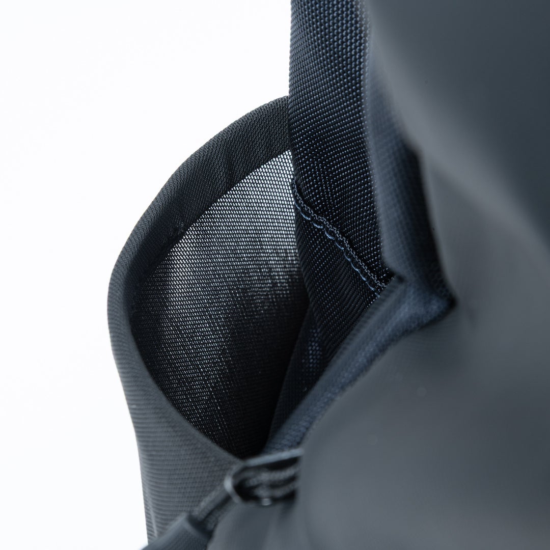 BEAMS DESIGN ABILITY バックパック(L)【BMMH4CR3】 ネイビー