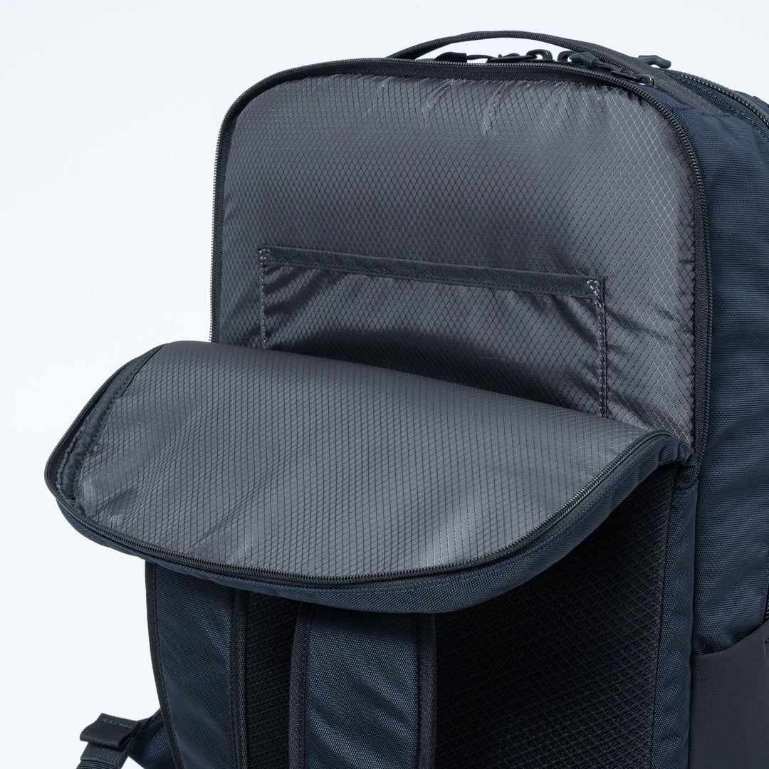 BEAMS DESIGN ABILITY バックパック(L)【BMMH4CR3】 ネイビー