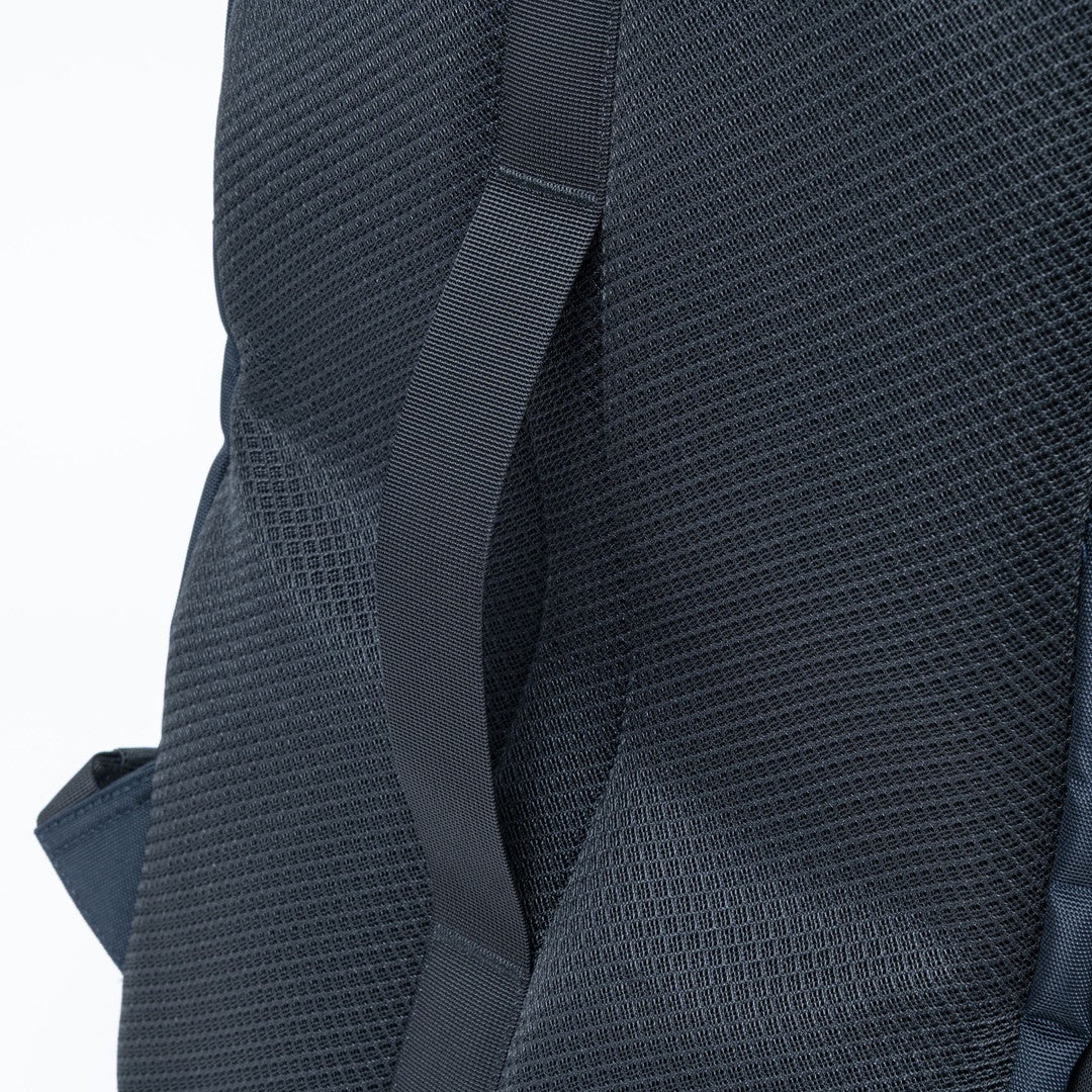 BEAMS DESIGN ABILITY バックパック(L)【BMMH4CR3】 ネイビー