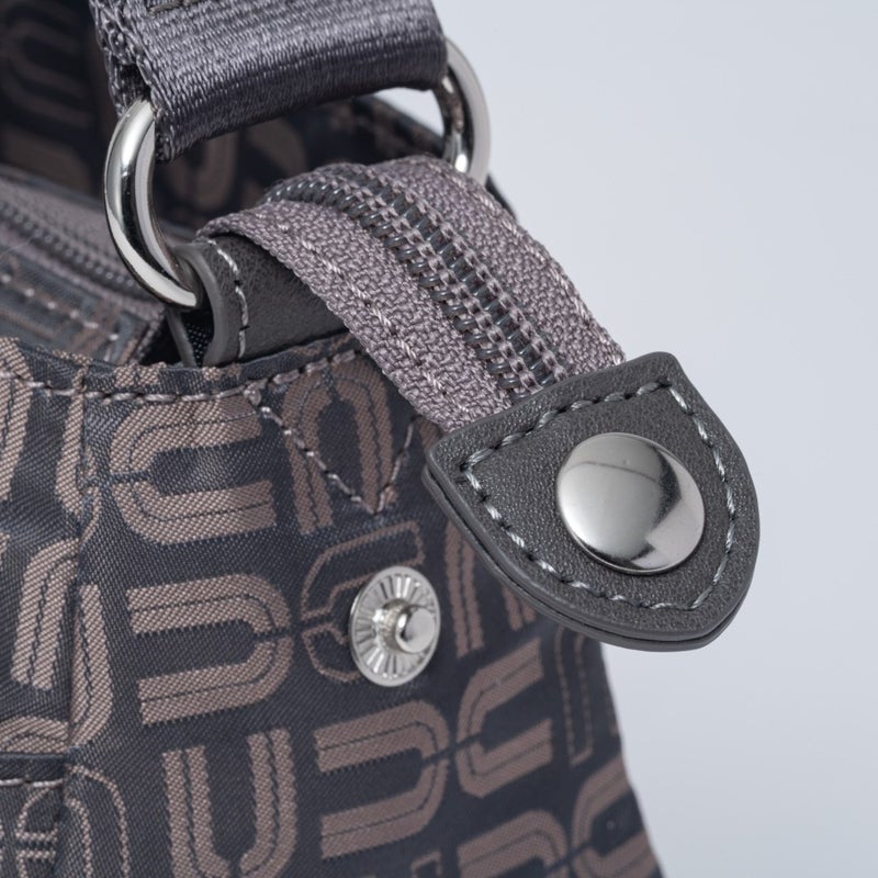 U by ungaro フランシーヌ 横型ショルダー(B) チャコールグレー