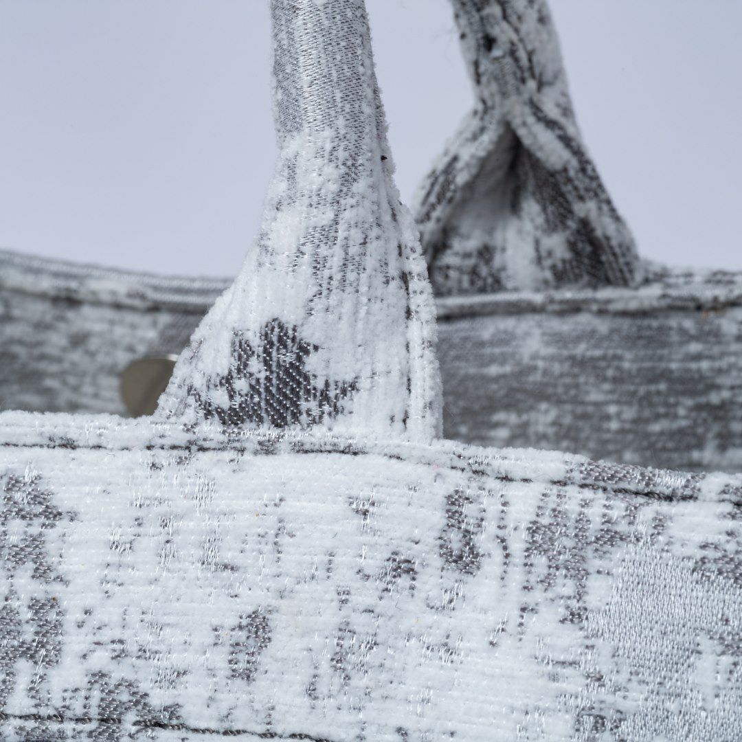 MANIUNO NOVATEX 縦型スクエアトートバッグ【MUMH4CT4】 ホワイト