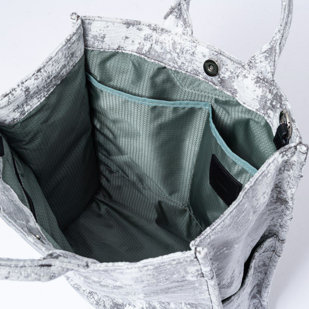 MANIUNO NOVATEX 縦型スクエアトートバッグ【MUMH4CT4】 ホワイト