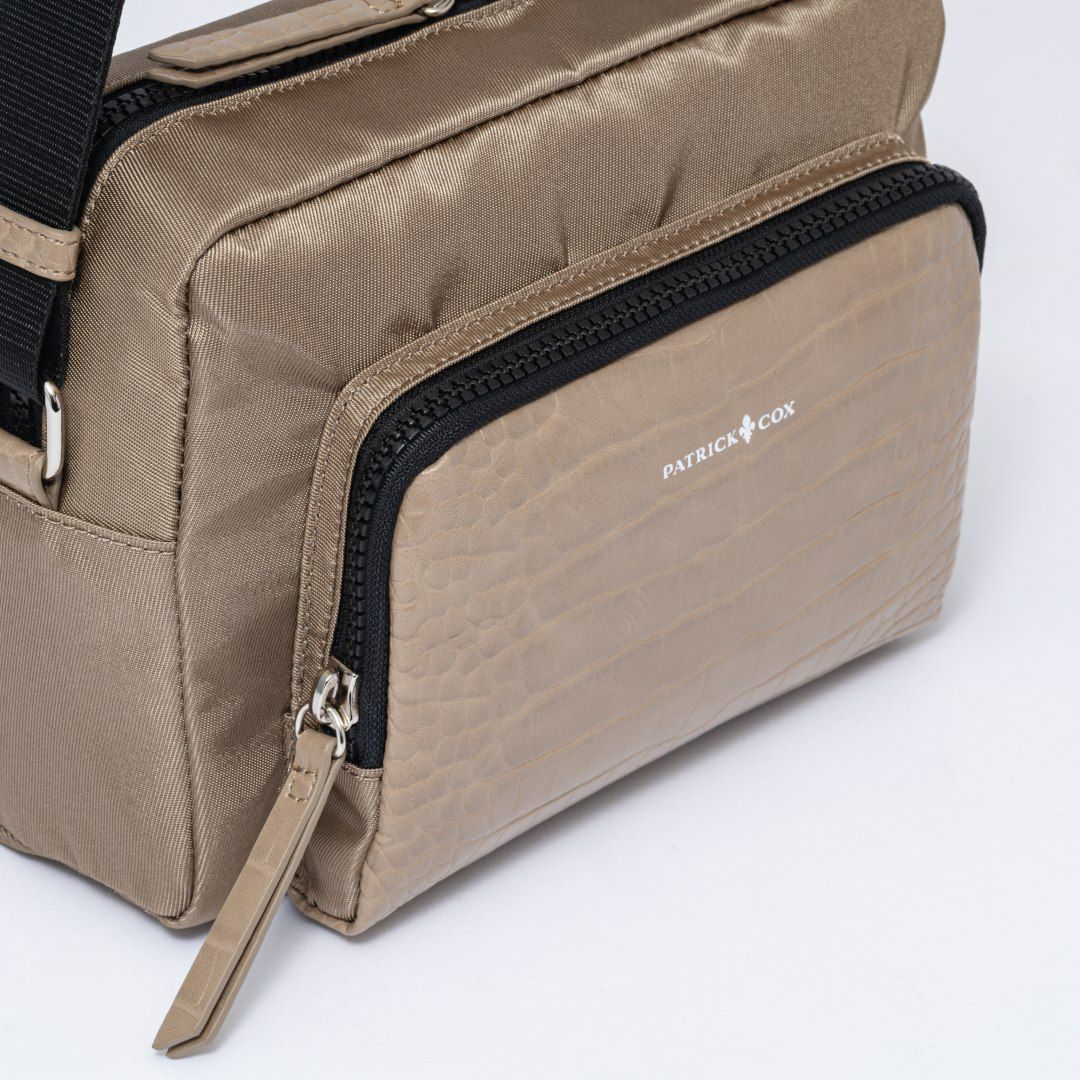 新品　パトリックコックス　PATRICK COX　 レント　ショルダー ベージュ PATRICK COX レント ミニショルダー | パトリックコックス(PATRICK COX