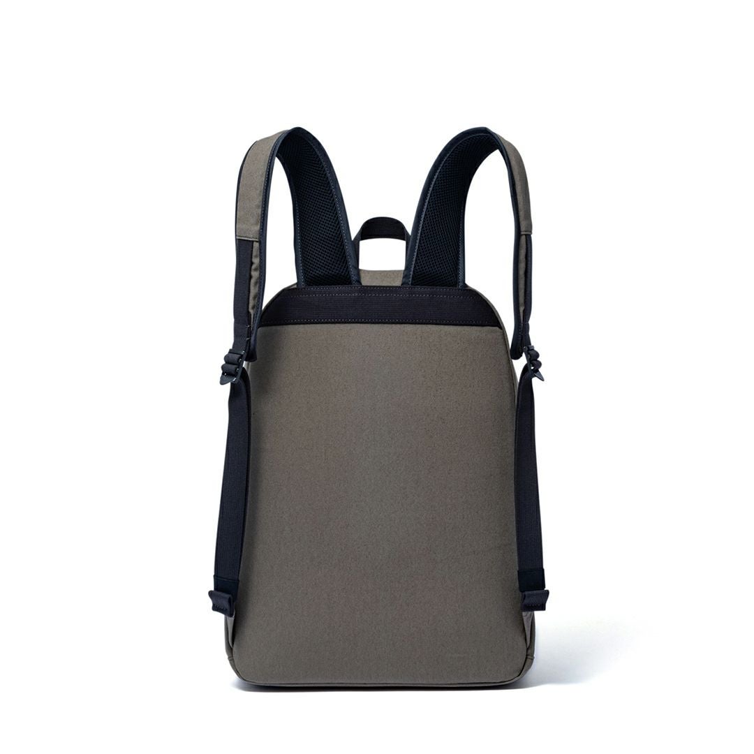 MARGARET HOWELL idea キャンパー リュック 商品｜THE BAGMANIA