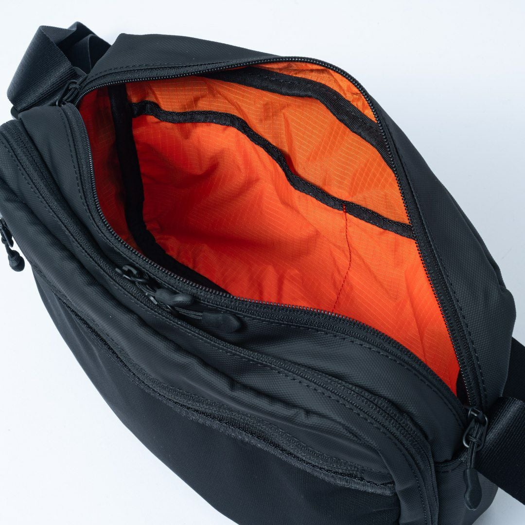BEAMS DESIGN ELASTIC MESH ショルダーバッグ 商品｜THE BAGMANIA