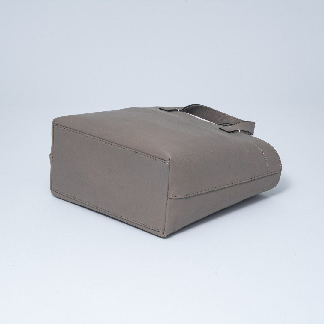 MARGARET HOWELL idea リドニー 2WAYハンド 商品｜THE BAGMANIA