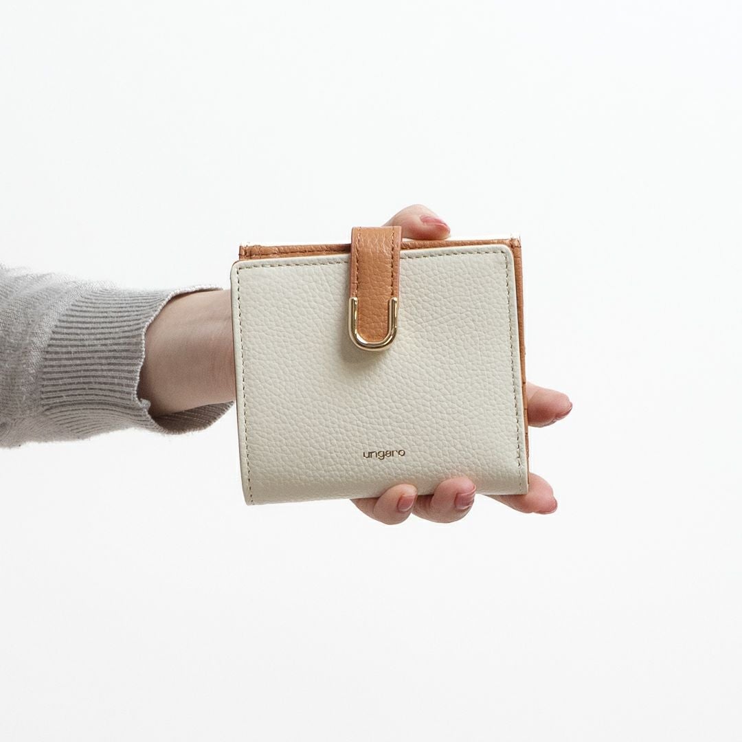 U by ungaro シルヴィー BOX折り財布