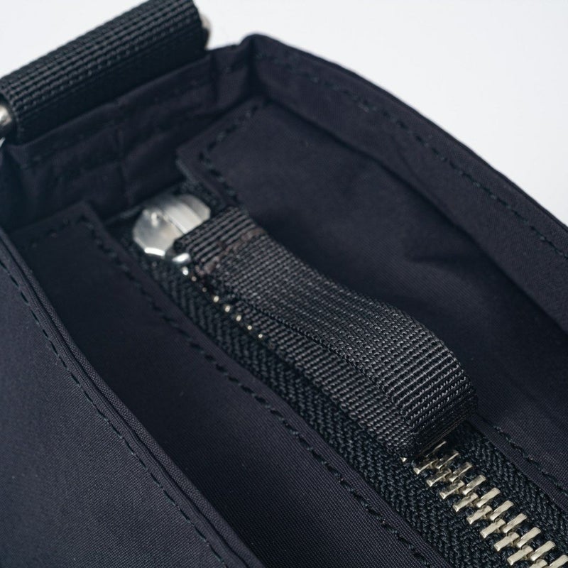 MARGARET HOWELL idea コープマン ショルダー ブラック