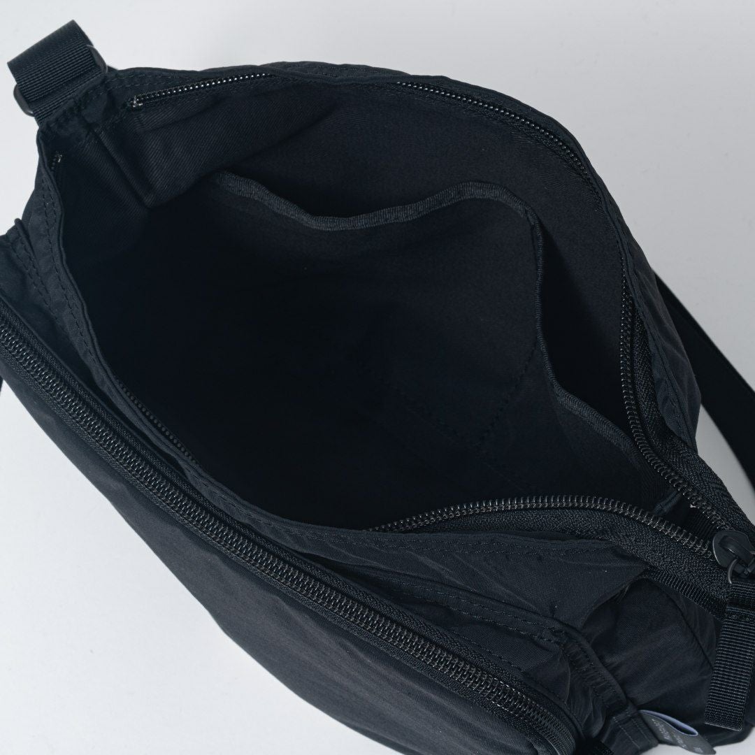 MARGARET HOWELL ideaヴィンテージライク サコッシュ ブラック