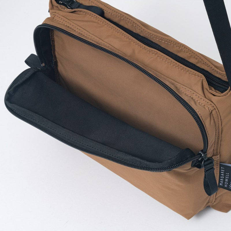 MARGARET HOWELL ideaヴィンテージライク サコッシュ ブラウン