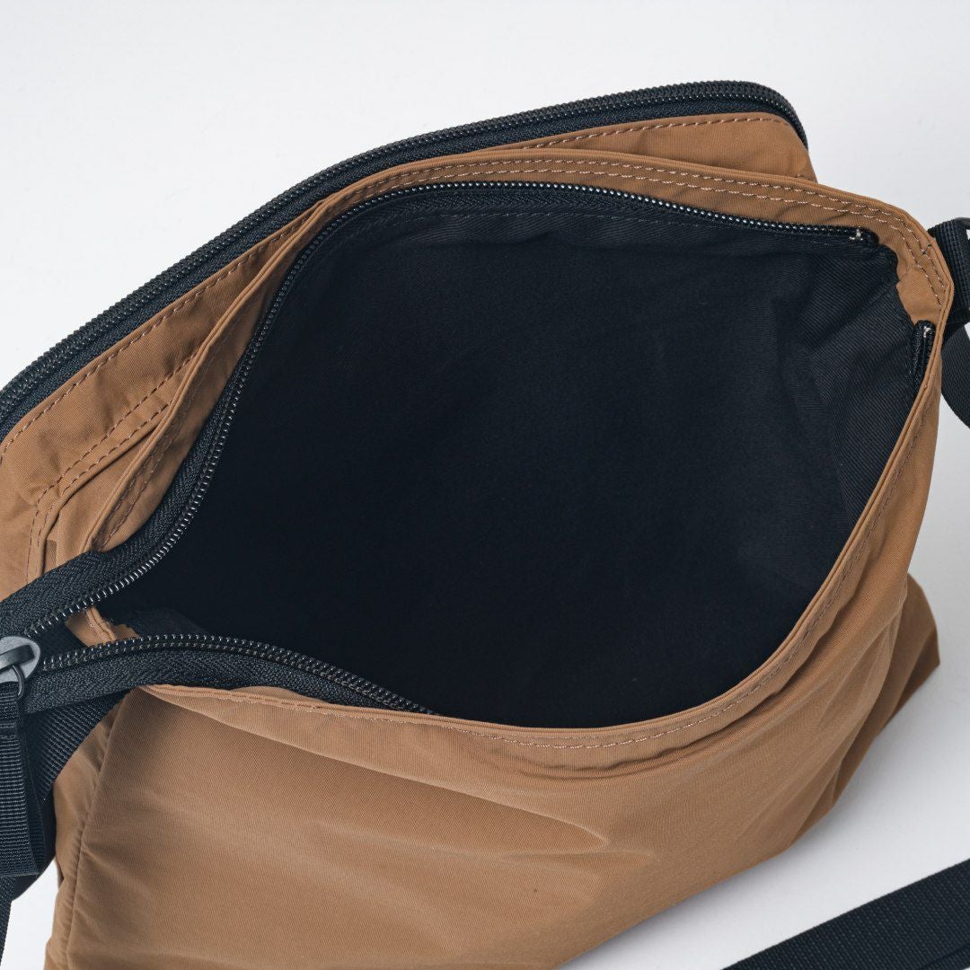 MARGARET HOWELL ideaヴィンテージライク サコッシュ ブラウン