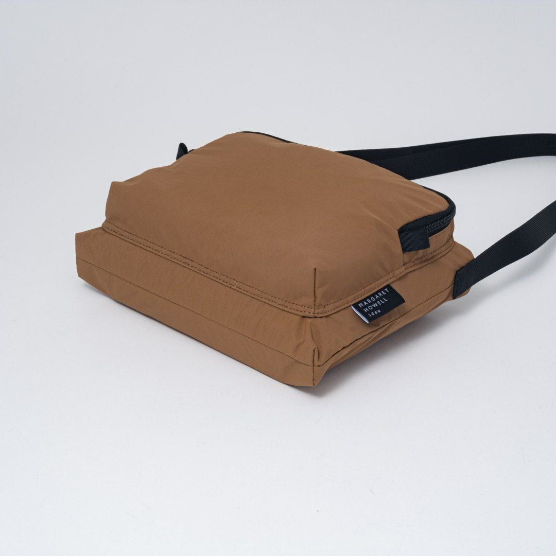 MARGARET HOWELL ideaヴィンテージライク サコッシュ ブラウン