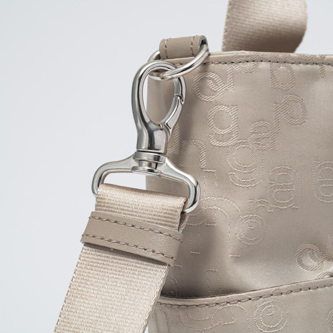 U by ungaro マノン 2WAYハンド ベージュ