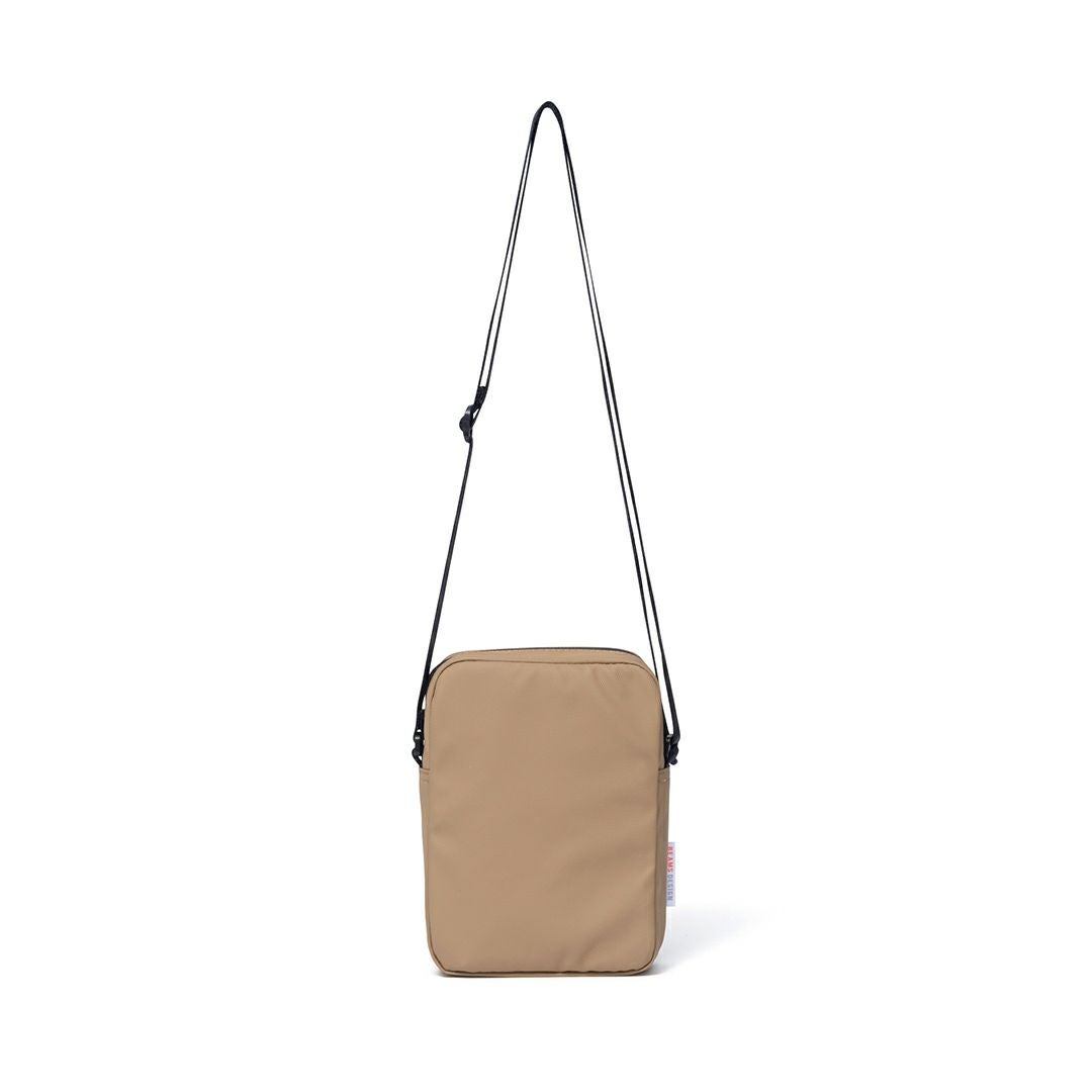 BEAMS DESIGN ELASTIC MESH ショルダーバッグ 商品｜THE BAGMANIA