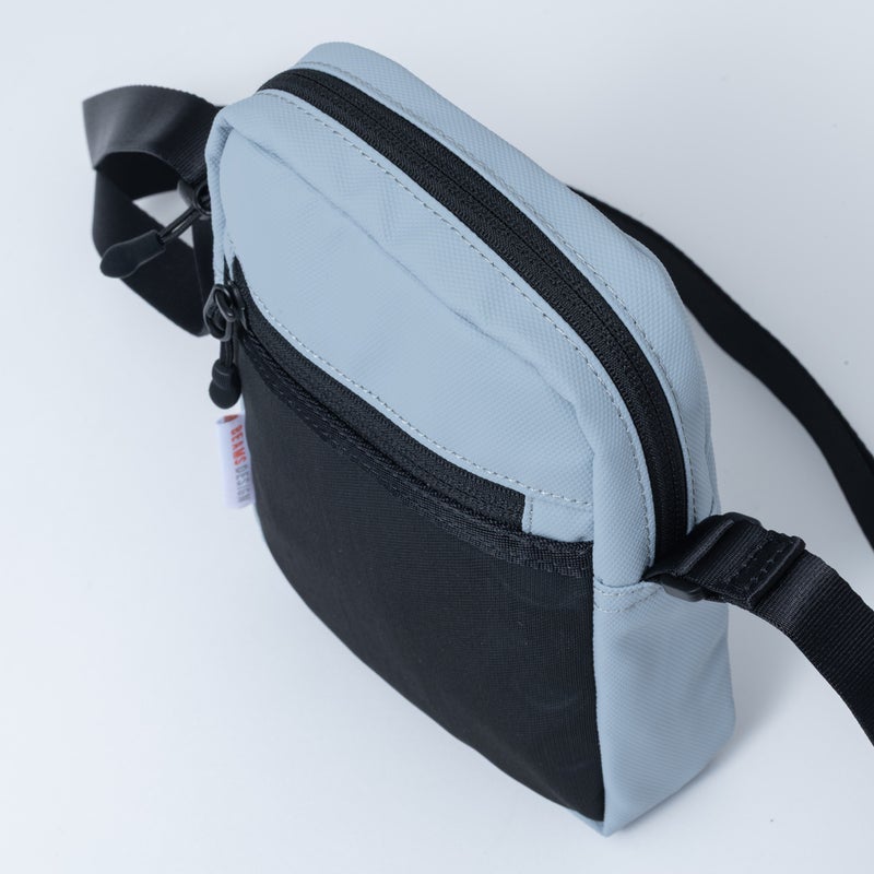 BEAMS DESIGNE LASTIC MESH ショルダーバッグ【BMMH0BS9】 ライトグレー