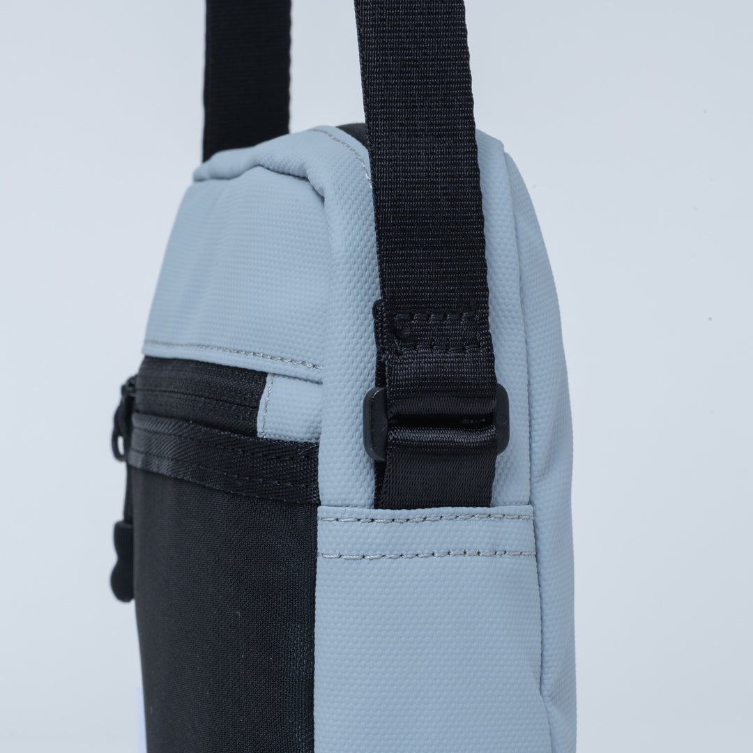 BEAMS DESIGNE LASTIC MESH ショルダーバッグ【BMMH0BS9】 ライトグレー